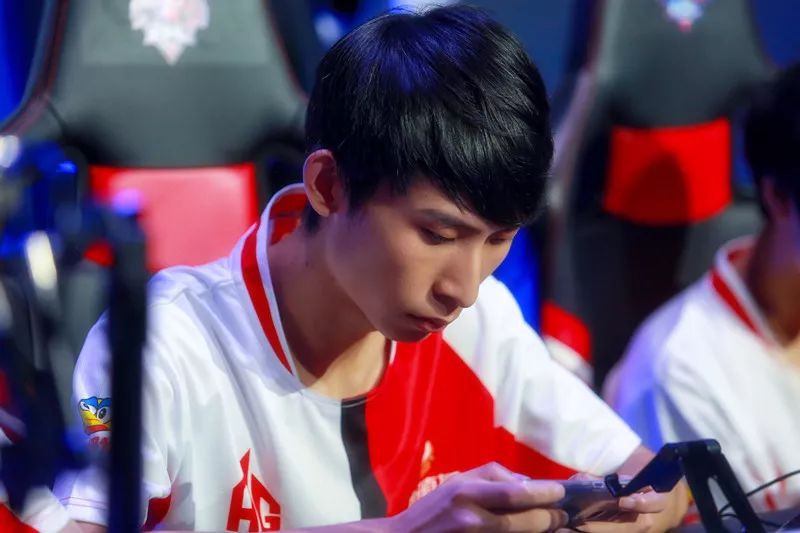 个职业选手